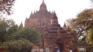 バガンの中でもメジャーな遺跡