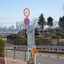 バス停前からランドマークの絶景　