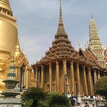 ２種類の様式の仏塔