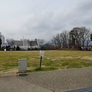 子連れで遊ぶのによい公園