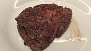 カジュアルにステーキ