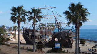 難破船の遊具が楽しい