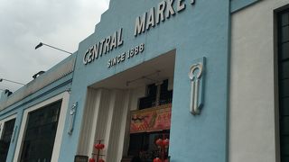 昼時はとても混んでいました