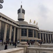 大都市にある普通の駅です