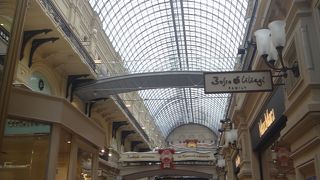 値段は超がつくほど高いが何でもそろう