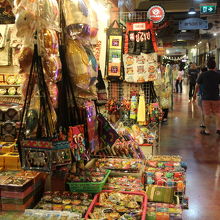 お土産によさそうなショップ