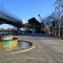 「墨田区役所」目の前に…