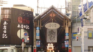 珍しく木造のアーケードです！