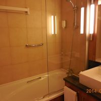 シャワーと湯船（2014年2月宿泊時の写真）