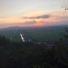 夕方に行くのがお勧めです。