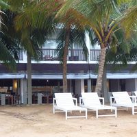 ビーチから見たホテル建物