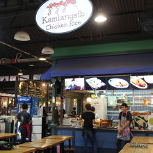 席数はそれほどないのでピーク時にはいっぱいになりそう