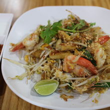 エビ入りのパッタイ、タイらしい料理を楽しめました