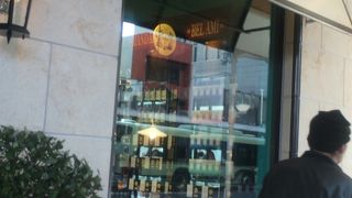 河原町通にあり