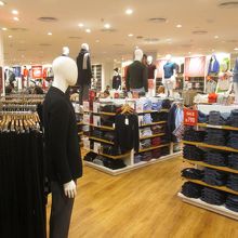 ユニクロ (エムクオーティエ店)