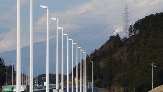 富士山を見る展望台がありますが，景色はイマイチ。