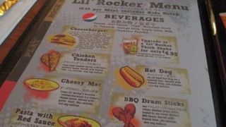 店内キレイで接客もノリノリ