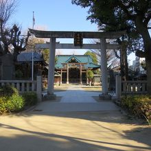 園内には「牛嶋神社」もあります