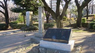 「明治天皇行幸所 水戸徳川邸舊阯」という碑があります