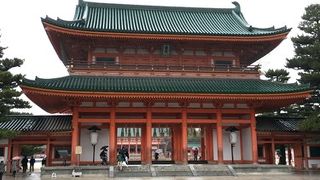 平安神宮の正門になっている門