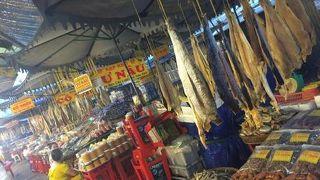 ベトナムの市場でほかと比べて似ているようで非なる独自の市場