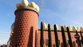 朝から観光客がいっぱい