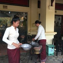 カンボジアティータイムに訪れていた。