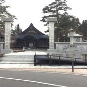 大きくて素晴らしい建物でした。