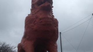 巨大シーサー像が目印