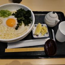 玉子生醤油うどん