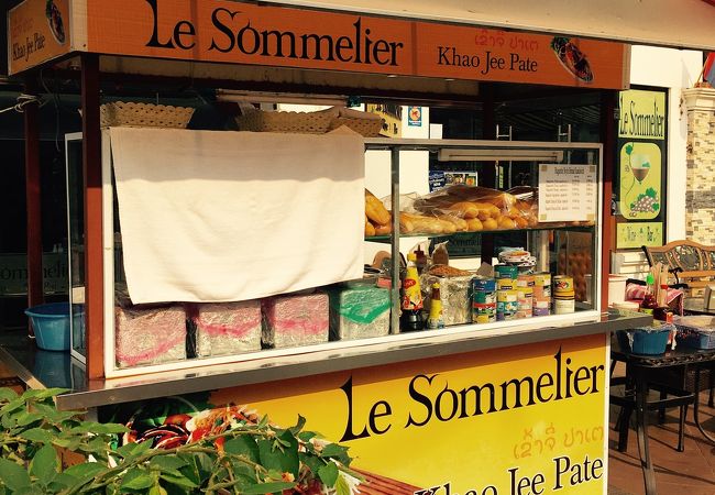 店頭のバゲットサンドイッチ屋台