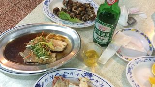 桟橋一番近くの海忠寶活海産は安くて明朗会計でいい