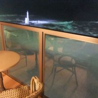 夜のテラスからライトアップのうｍが綺麗です