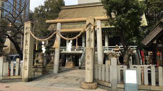 昔は海岸線だったところにある神社