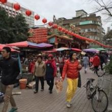 お店が連なっています