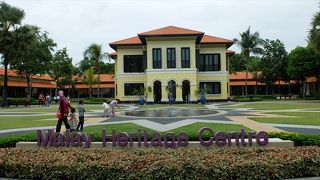 ジョホール王国の王族末裔が近年まで住んでいた場所。今は公園風敷地とマレー文化・歴史の展示館になっています。