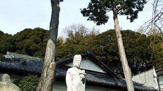 新しいお寺の様です