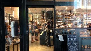 レストランもある