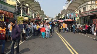 土日は観光客で賑わいます