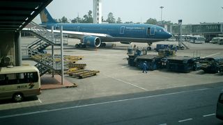 首都の国際空港としては、以外に小さくボロかったかな