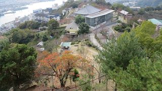 変わった建物です