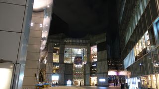 汐留シオサイトの一画をなします