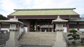 千葉公園内にある護国神社