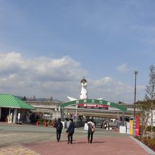 太陽の塔って、可愛くないと思ったらダメでしょうか・笑