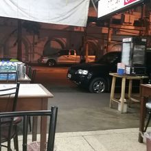 昔ほど客入りがない