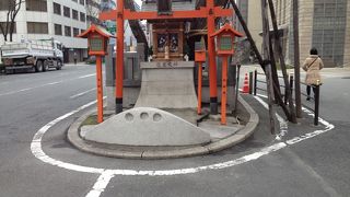 おっと道路の真ん中に..