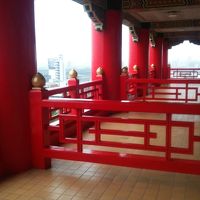 広いベランダ。隣が見えてしまうかも？