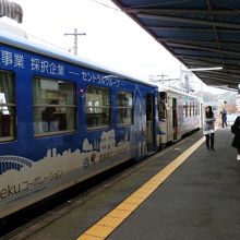 明知鉄道・恵那駅の出発間際の風景です。