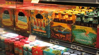 ワイキキで唯一のスーパーマーケット、フードパントリーが経営しています。ポキなどのハワイアンなお惣菜は特におすすめです。