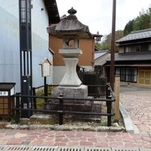 本町通りにあった常夜灯です。